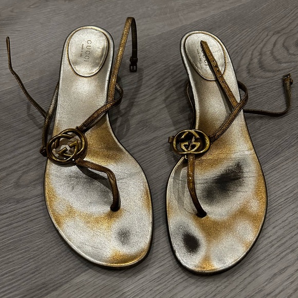 Vintage 1999 Gucci double GG gold leather thong sandal with kitten heel - Picture 1 of 2